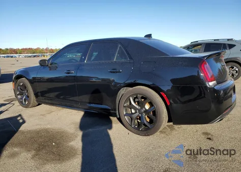 2022 Chrysler 300 S из США, поврежденный, VIN 2C3CCABT3NH121050